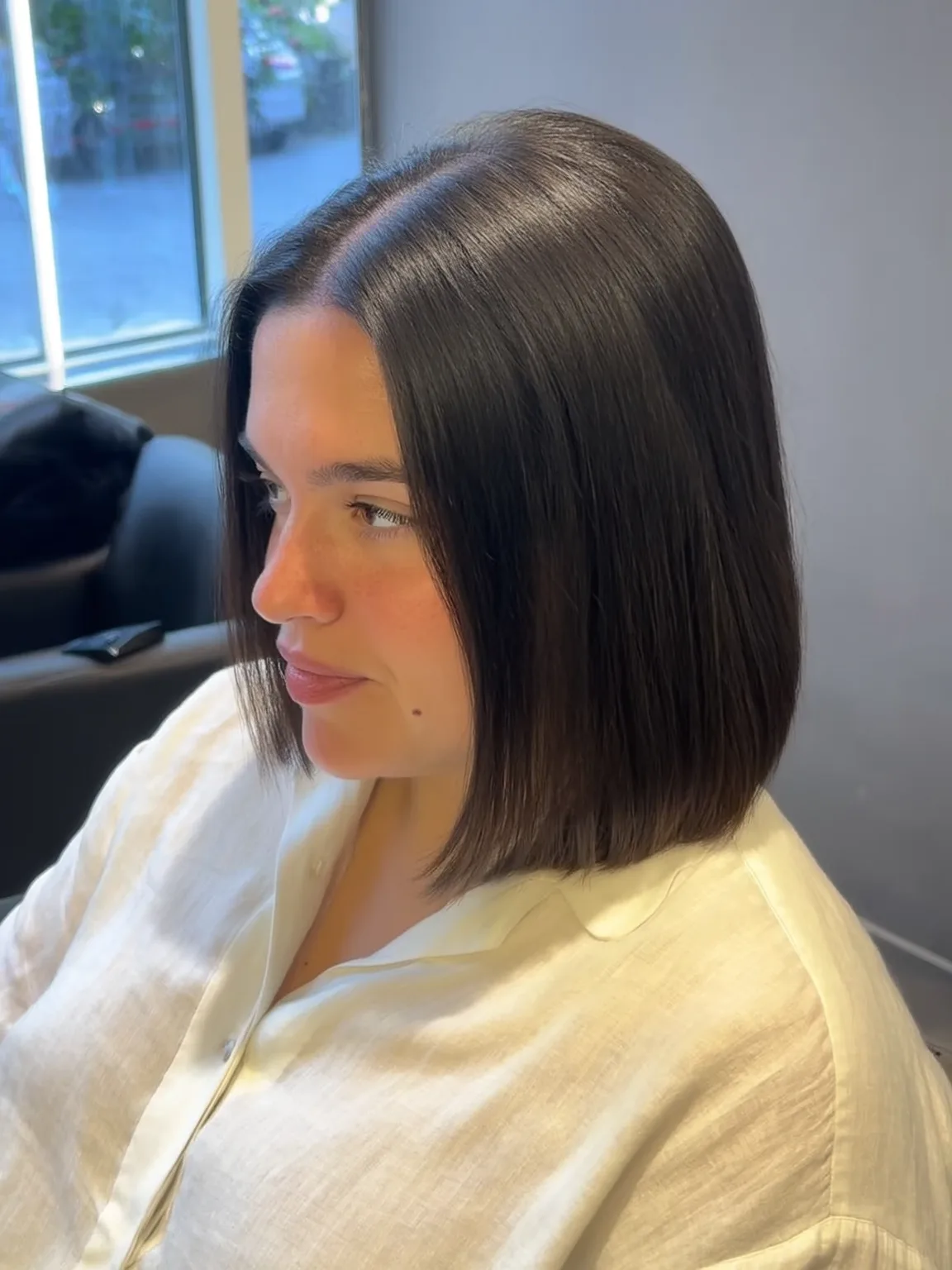 Classic Chin-Length Espresso Brown Bob with Straight Texture